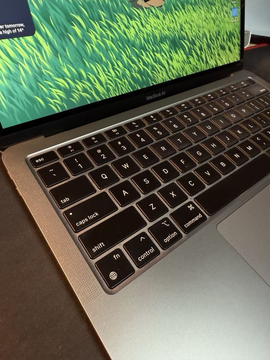 Macbook air m1, 8/256gb