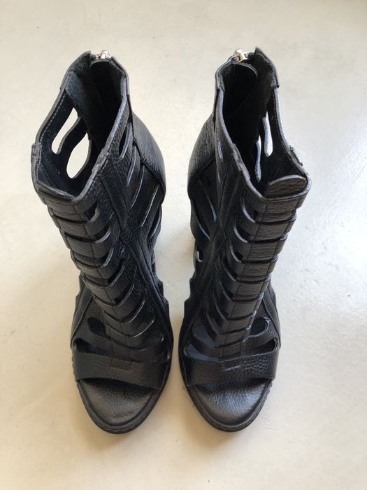 Черни обувки на ток Bianki