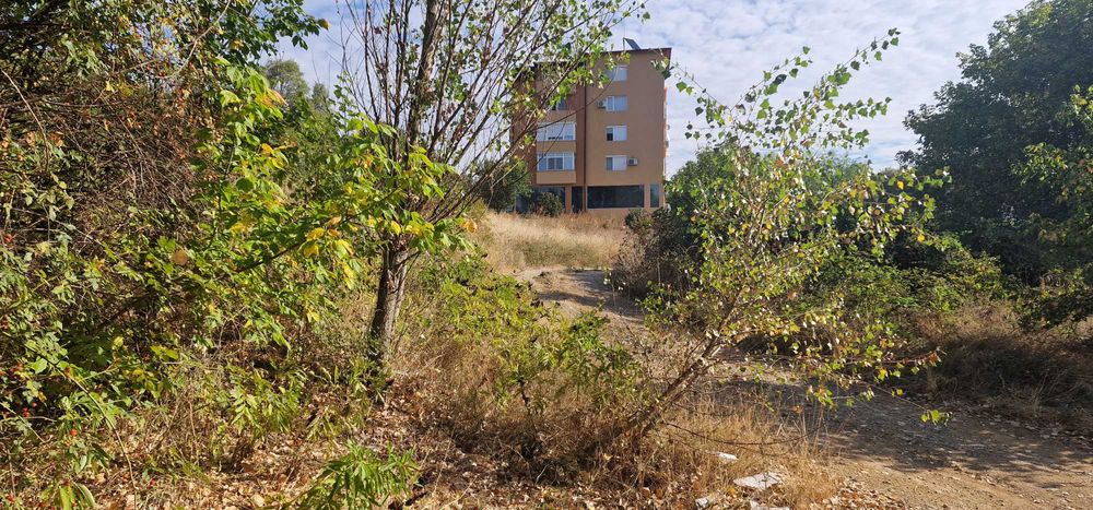 Парцел с УПИ за продажба от собственик, до ЮЗУ за инвестиция и строеж.