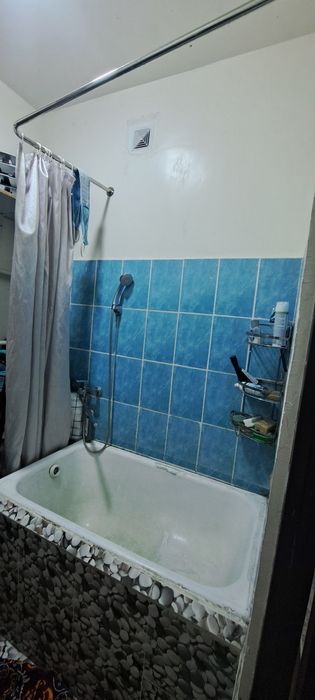 Uy sotiladi 1 xonali