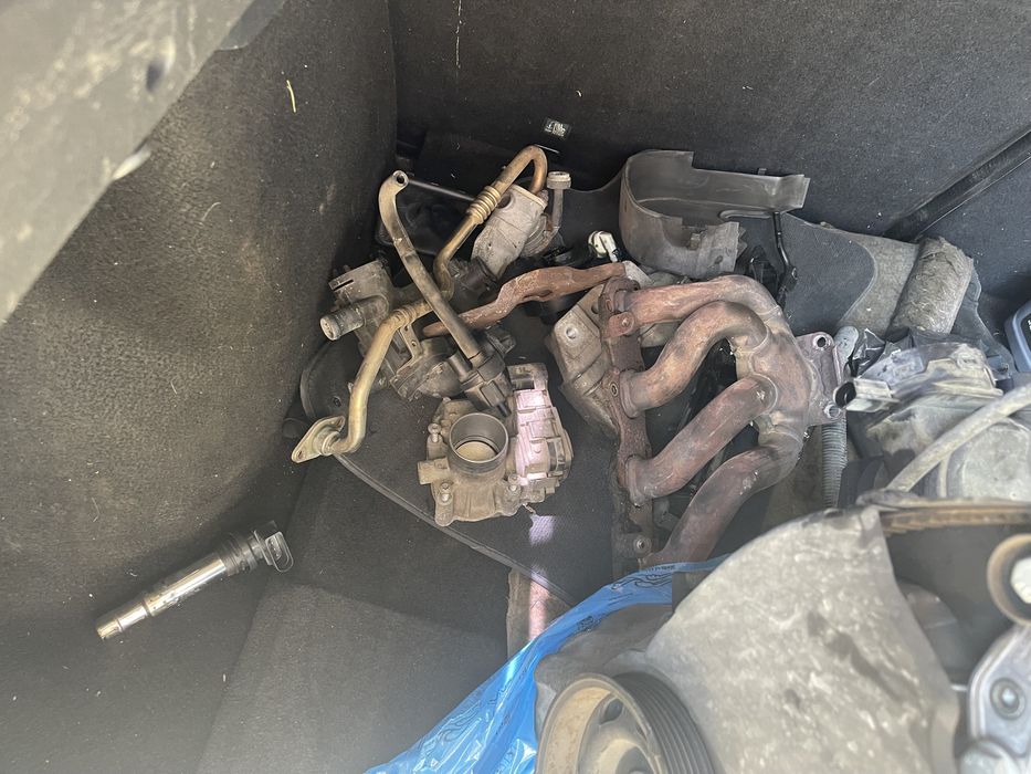 Vand dezmembrez motor vw golf BCA 1.4 benzina chiuloasa axa came egr..