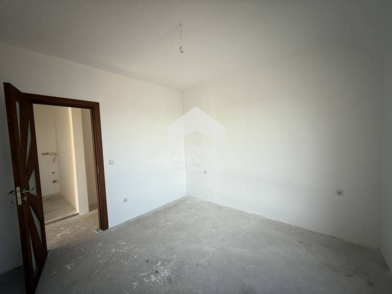 Продава се Четиристаен апартамент в Варна, Виница - 126 кв.м за 2064 €/кв.м - Снимка #3