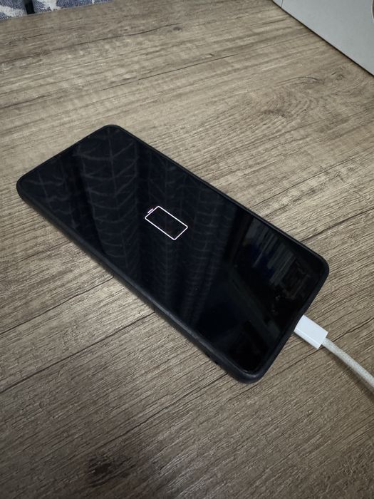 Продам poco x5 pro 5g.