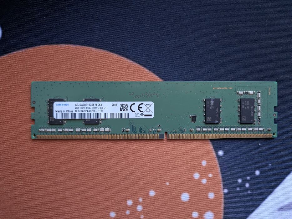 Продам оперативную память Samsung ddr4 4gb 2666mhz