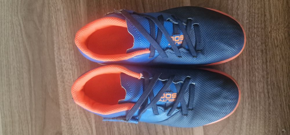 Детски футболни обувки Decathlon размер 34