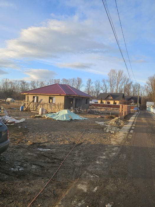Vand casa noua , situata la 4 km de Tg.Neamt