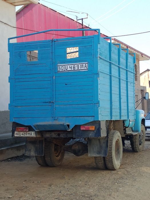 Yahshi moshina gaz 53