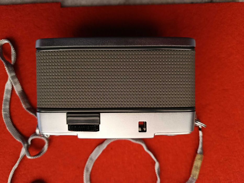 Полукадровый плёночный фотоаппарат олимпус