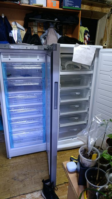 Продам две морозильные камеры