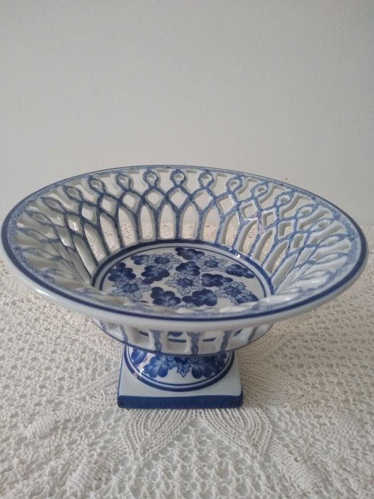 Fructiera veche din portelan