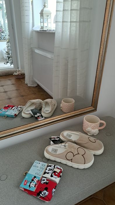 Papuci Mickey Mouse+ Ciorapi+ Cana