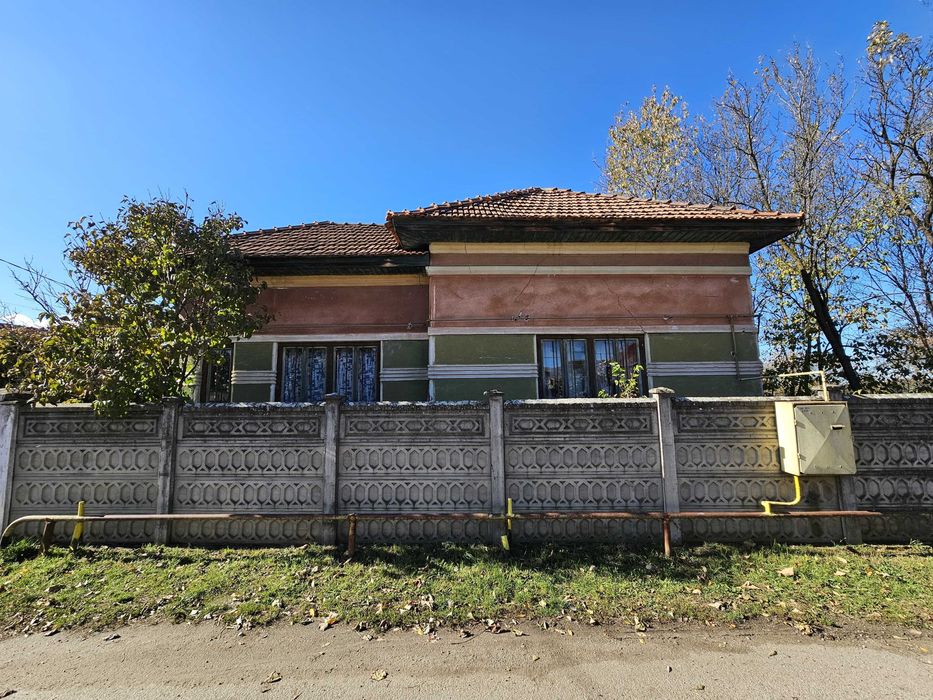 Vand Casa, Sat Petreni, Com. Bacia