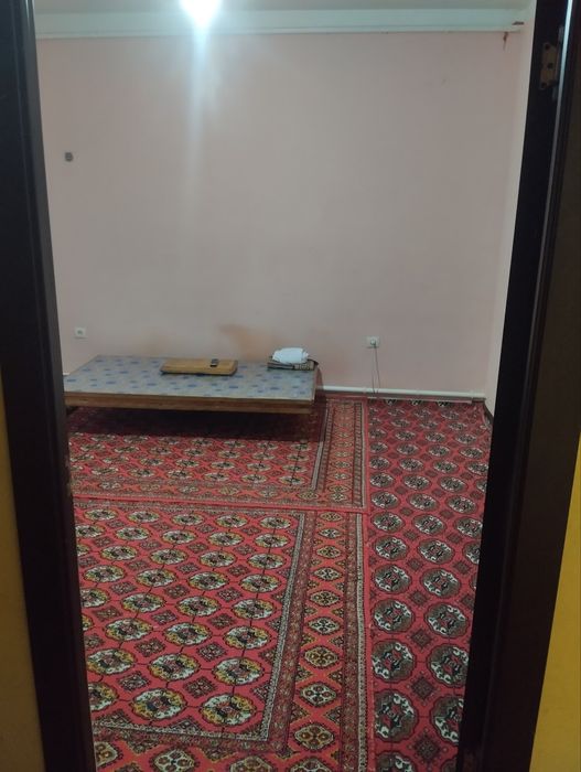 Uy sotiladi 200 kvadrat