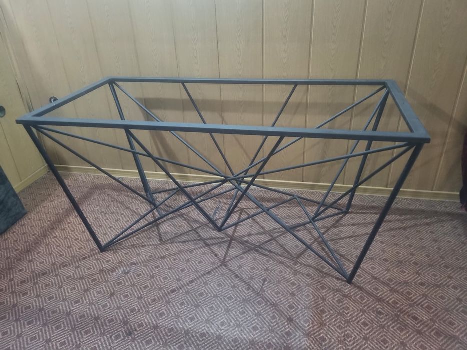 Продам вешалку из металла