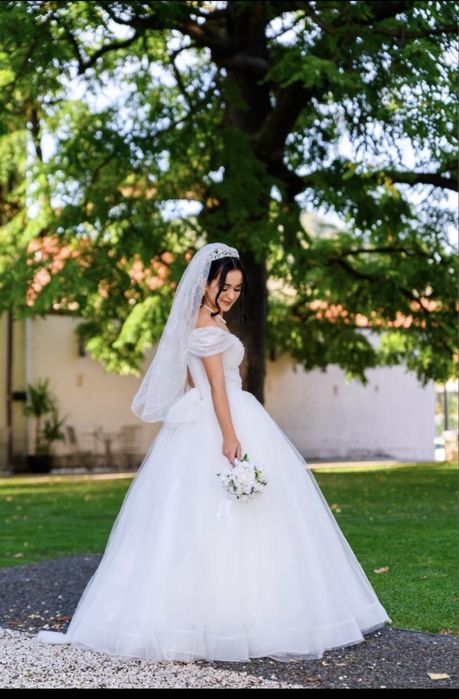 Rochie de mireasa model deosebit