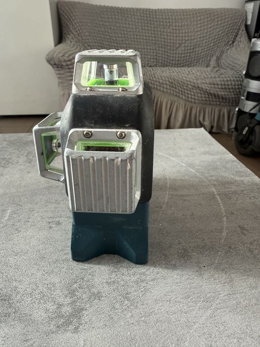 Nivela laser bosch 3-80 CG pret fix