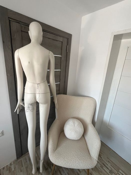 Дамски запазен манекен