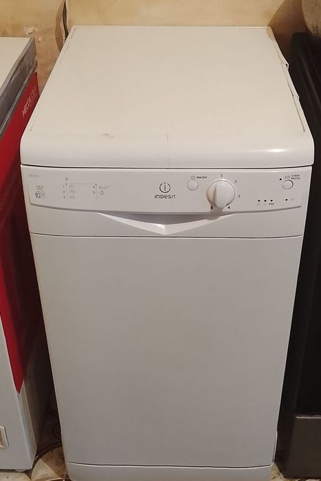 Посудомойка INDESIT DSG 051