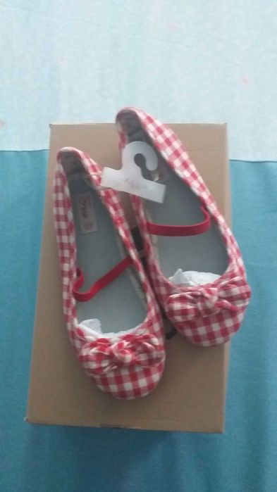 Детски оригинални сандали размер 30-31-40лв