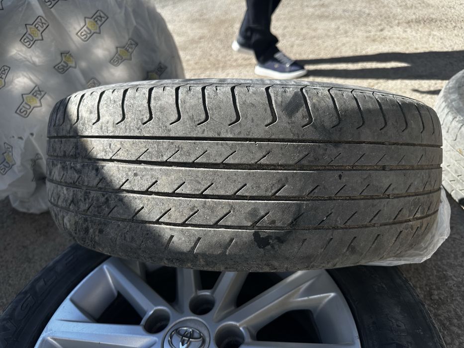 Продаёться шины с дисками в хорошом состояние