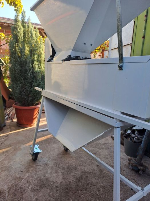 Машина за мелене на грозде