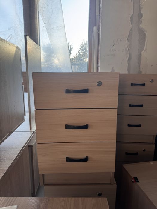 Мебель офисная столя стулья