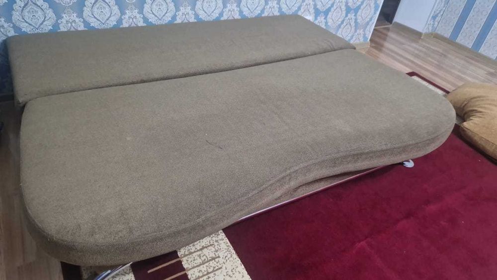 Продам тахту б/у в хорошем состоянии