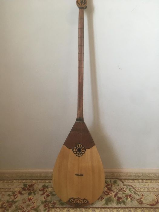 Домбыра сатылады