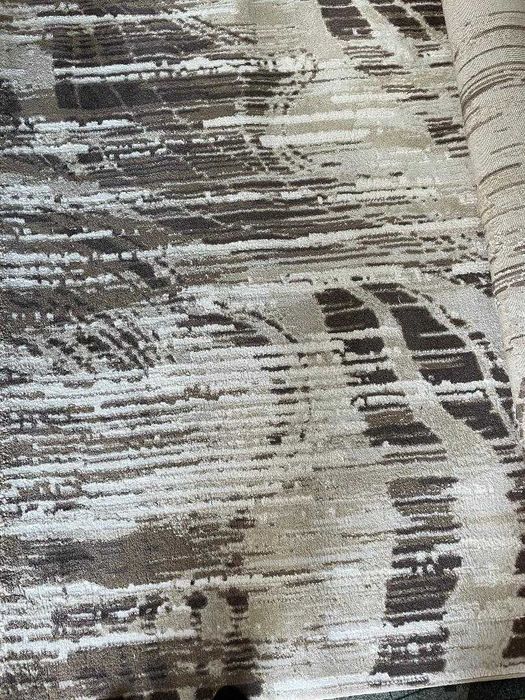 Covor sufragerie in stare foarte buna, dimensiuni 2,40/3,50 m