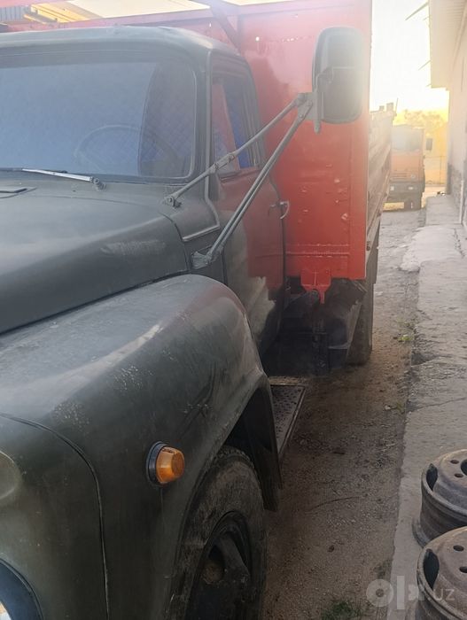 Gaz 53 sotiladi.