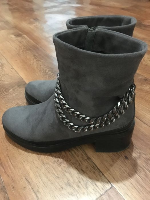 Сапожки осенние серые