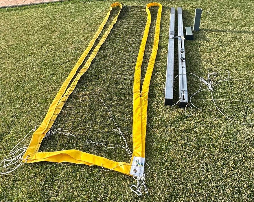 VÂND STÂLPI DE COMPETITIE,reglabil de la 110-243 cm VOLEI, TENIS  + fileu de competitie Huck,cu toate accesoriile incluse.