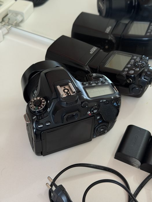 Canon80D вспышка Обектив