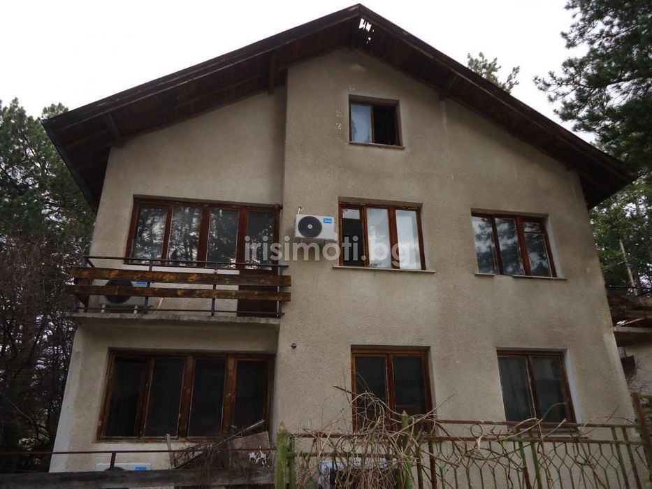 Продава се Къща в Банкя - 368 кв.м за 484 €/кв.м - Снимка #1