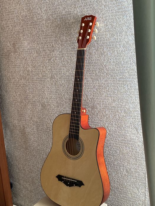 Гитара акустическая