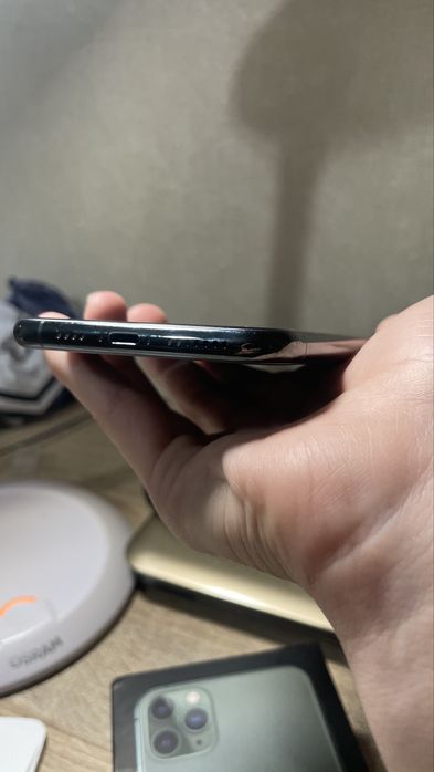 Продам 11 про макс