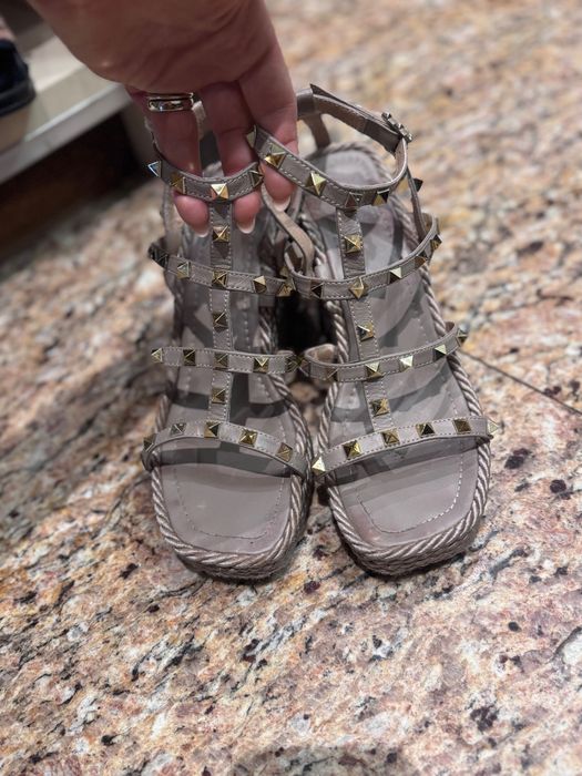 Обувки Valentino
