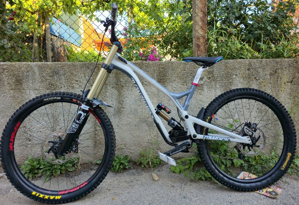 Commencal Supreme 27.5 2020г. М размер Fox 40 Elite, Fox Shox Kashima Float X2 Алуминиев Downhill велосипед