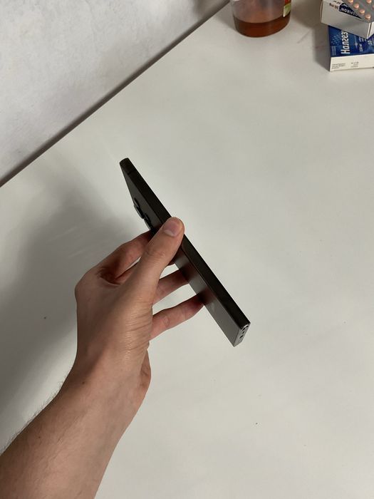 S24 ULTRA 256gb в хорошем сост