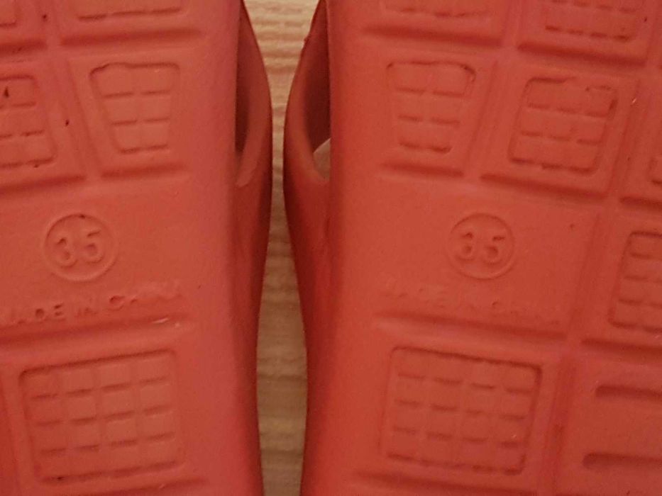 Papuci pentru fete, marimea 35