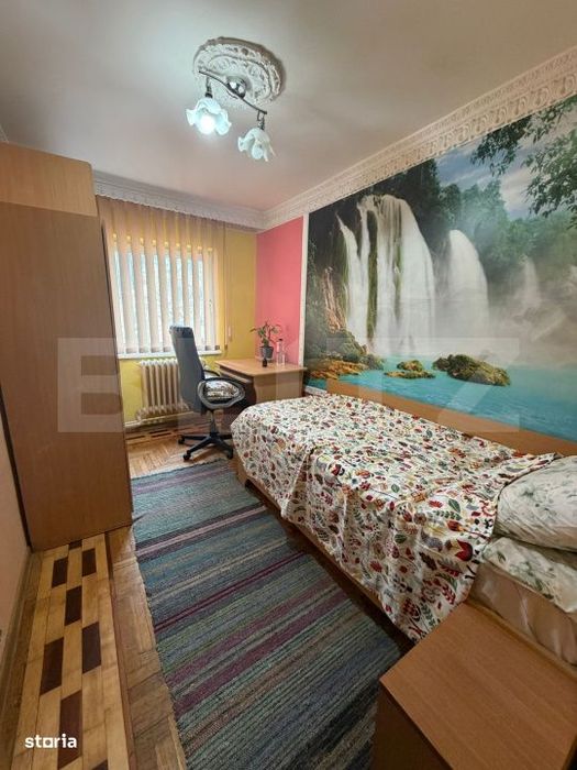 Apartament cu 3 camere, etaj 1, zona Calea Obcinelor