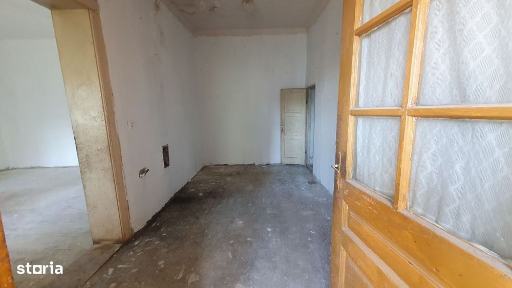 Vand teren cu casa veche in Zadareni - ID : RH-37250-property