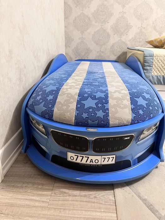 Продам машинку кровать