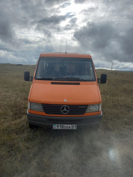 Мерседес спринтер 208