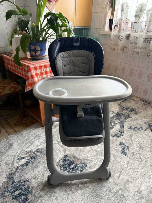 Детский стульчик для кормленления Chiссo Magic Relax