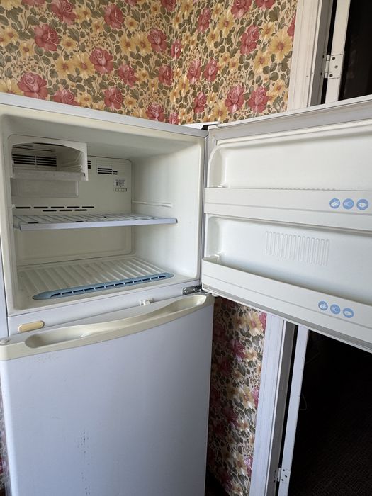 Продам холодильник LG
