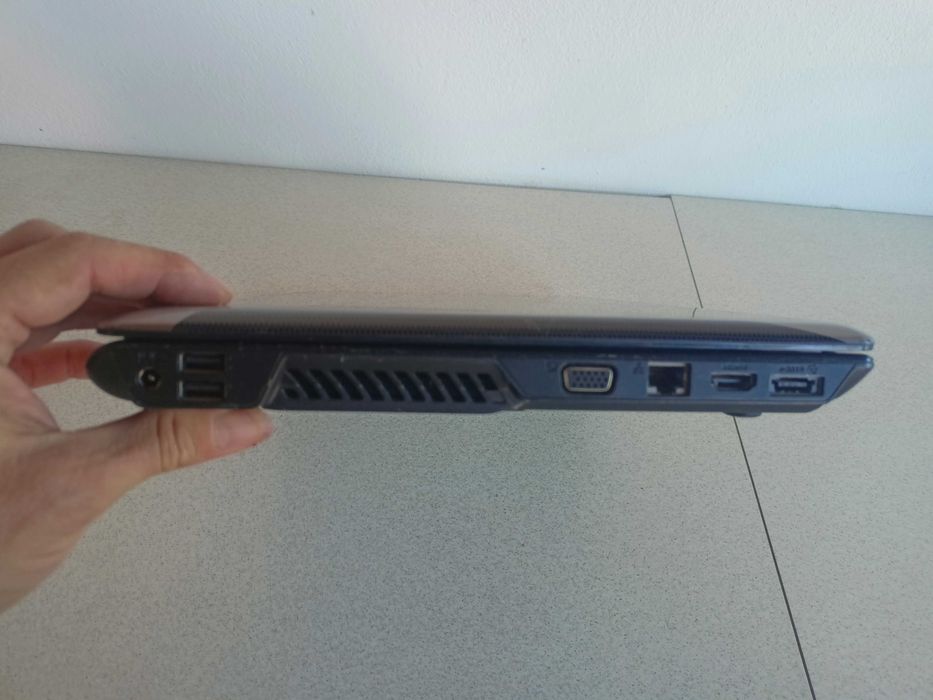 Laptop Medion E6214 display 15,6 Procesor I3-380m ram 4g ddr3 HDD 500g
