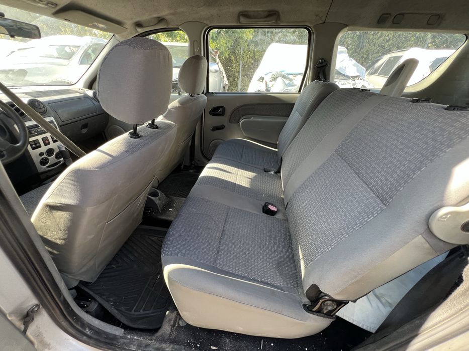 Dacia Logan 1.5 DCI на части