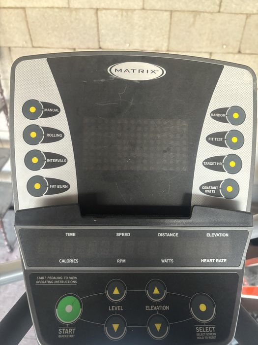 Продам лыжный тренажер  Matrix