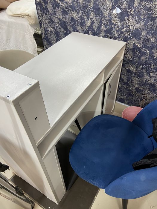 Маникюрный стол б/у